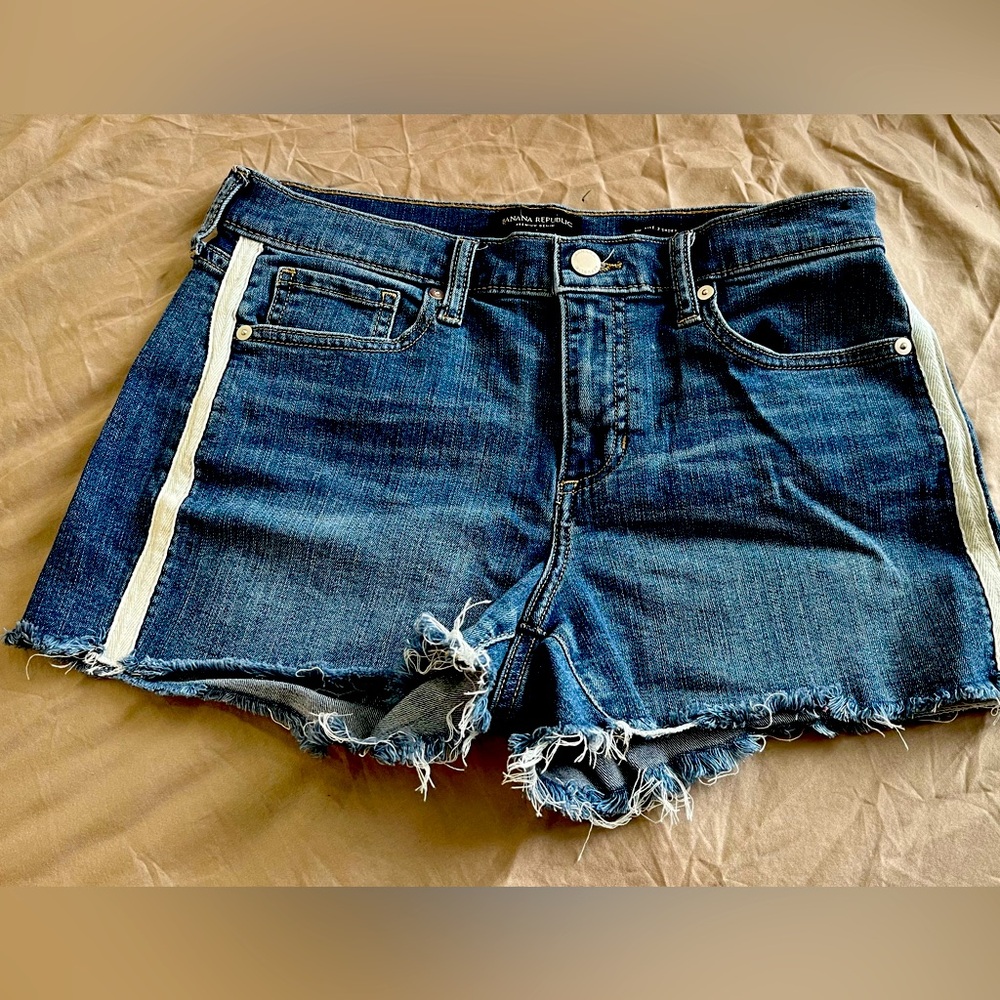 Banana Republic Mid Rise Shorts Size 27 Women’s Blue Denim